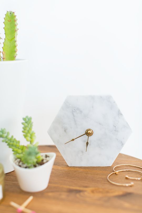 DIY Mini Hexagon Marble Wall Clock: 