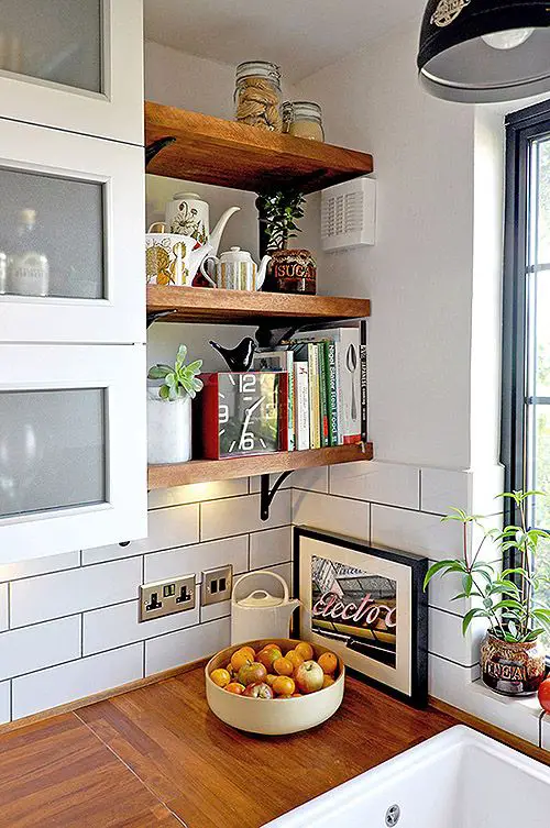 Living in a small space? Here are 11 great ways to maximize and decorate tiny spaces.