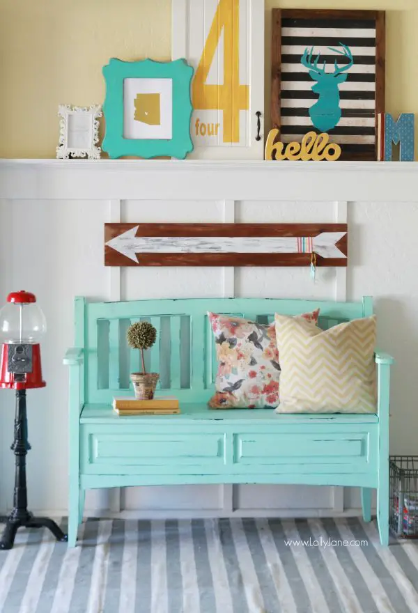 Gorgeous teal bench makeover!  See how easy it is to refinish old furniture to make it new again.| lollyjane.com