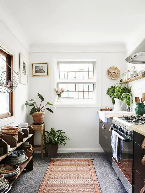 Homey kitchen: 