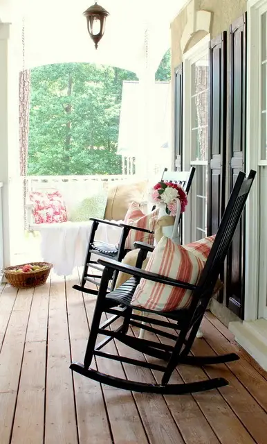 Love this porch. (The Enchanted Home Blog- (Interior Design) - Great ideas for your new home at Magnolia Green in Moseley, VA.)