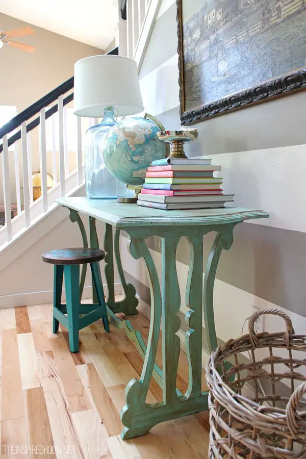 How to get inspired for decorating when you are in a slump! :-) And get inspired by some cute flea market furniture!
