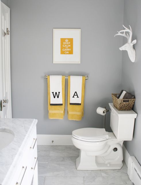 Gray, White and Ywllo Colors Scheme in Modern Family Bath: 
