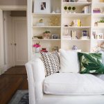 nyc-livingroom-bookshelves