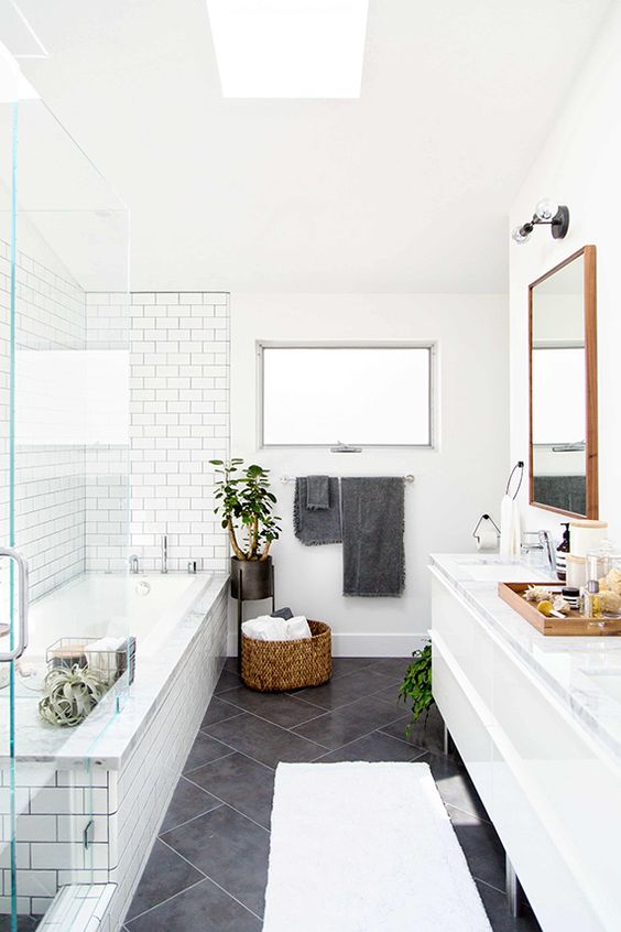 5 tips for updating your bathroom with the Crate and Barrel Gift Registry on 100 Layer Cake: 