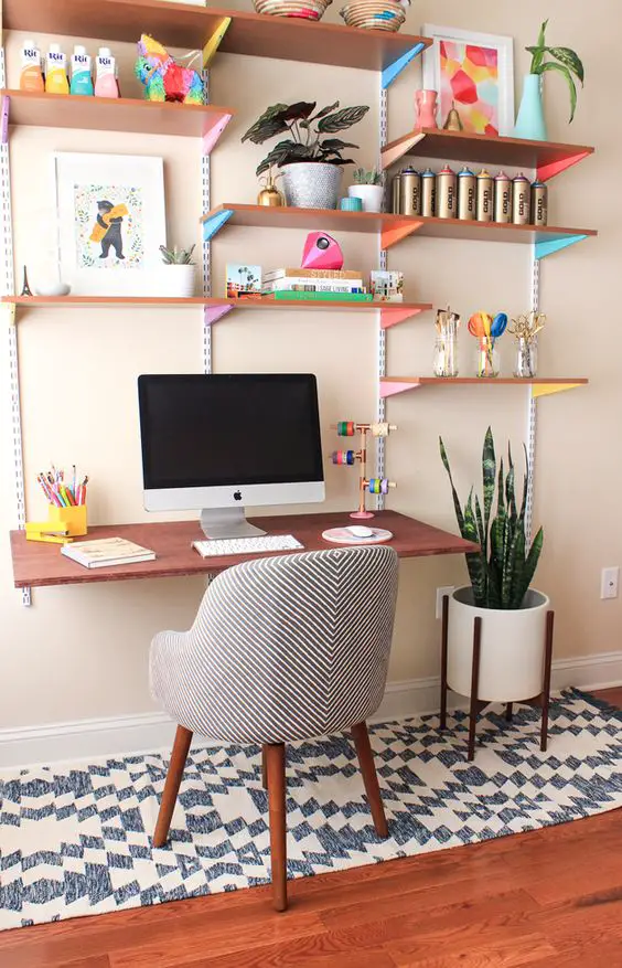 A home tour of @thecraftedlife's Philly apartment (bedroom + office): 