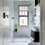 aménagement-petite-salle-de-bains-revêtement-mural-marbre