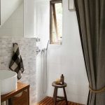 small-bathroom-window-curtian