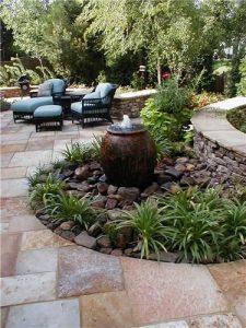 decorating small lawns