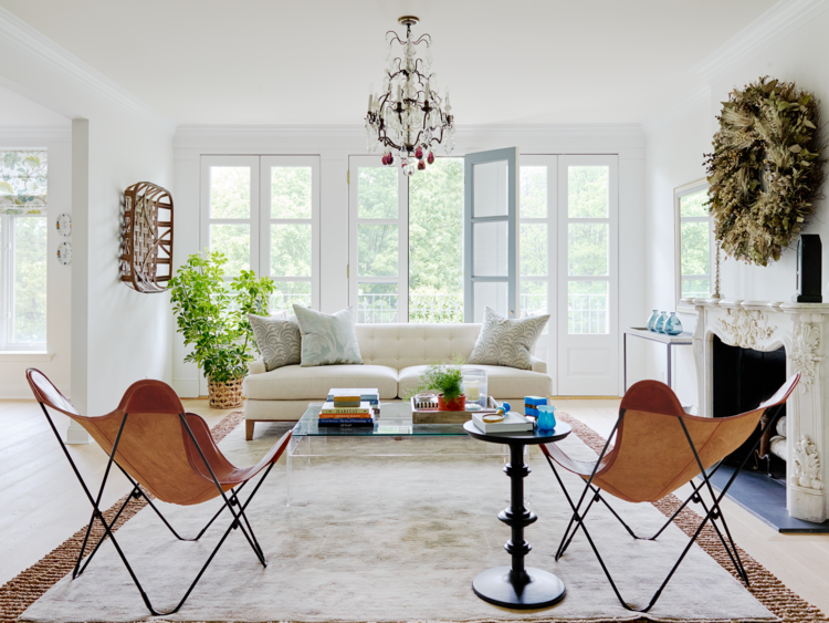 Living room with table, chairs and couch