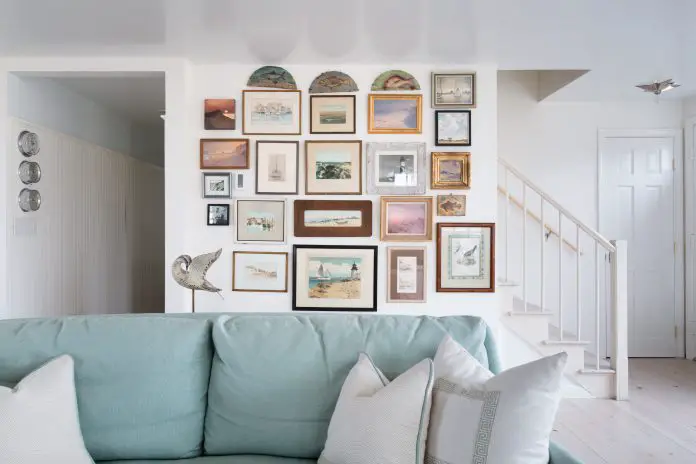 Wall with images in living room