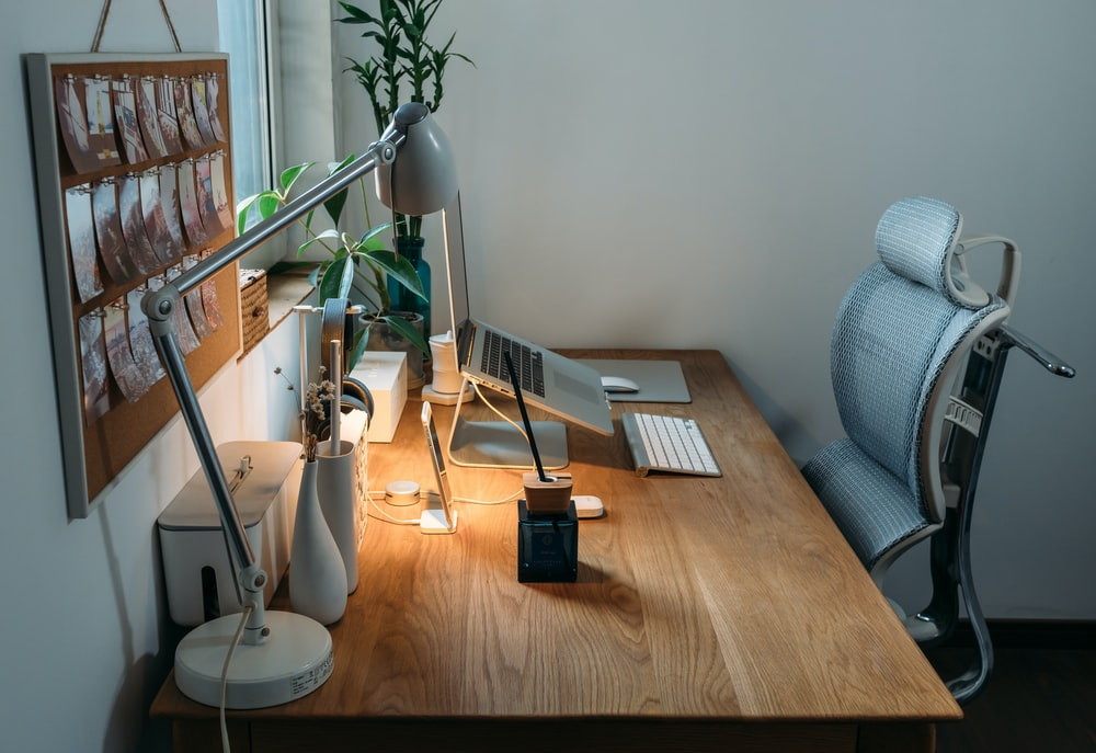 5 Must-Haves for an Efficient Home Office - Decorology