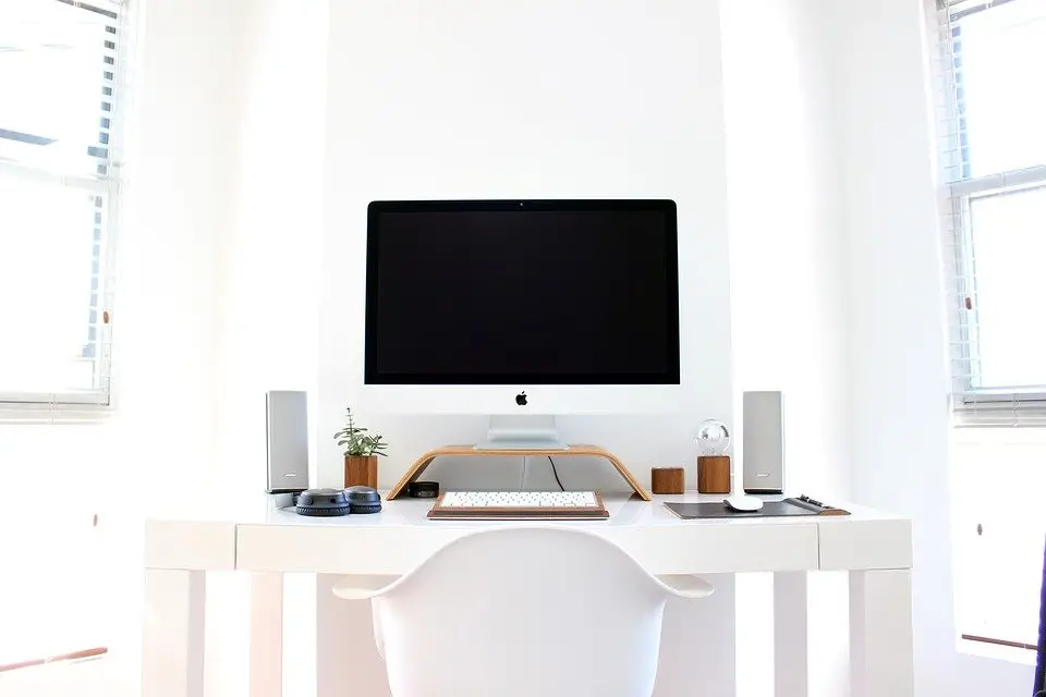 5 Must-Haves for an Efficient Home Office - Decorology