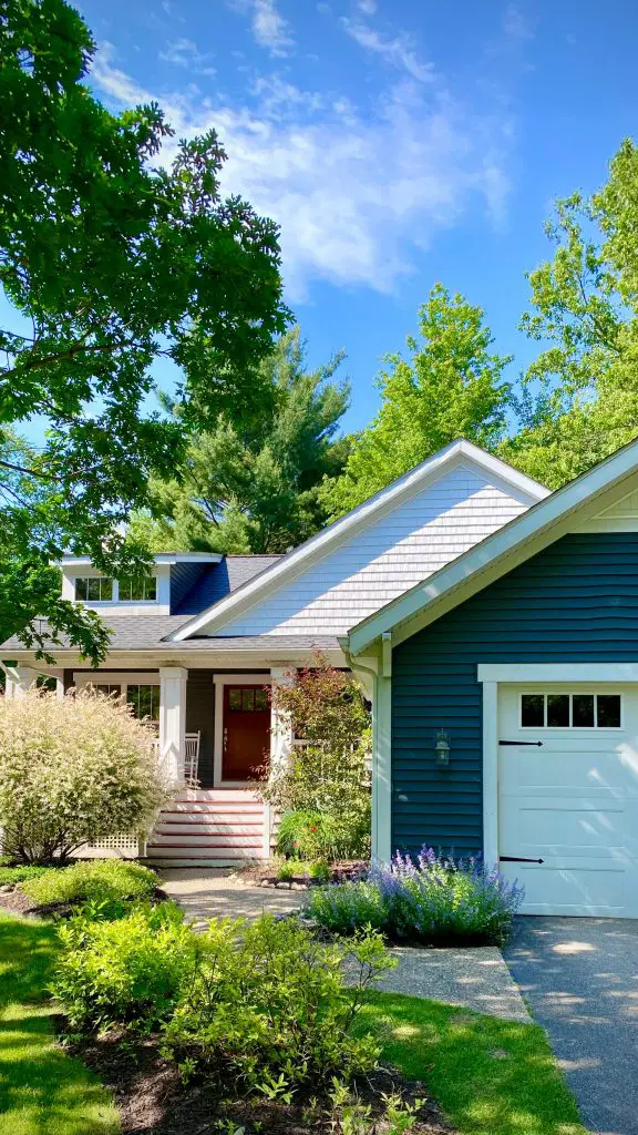 Houses in line with garage