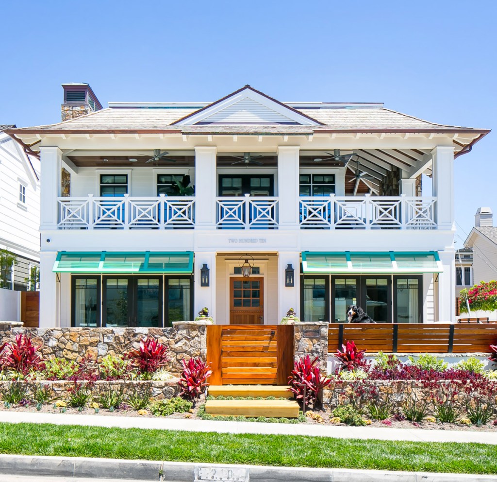 White house with front yard