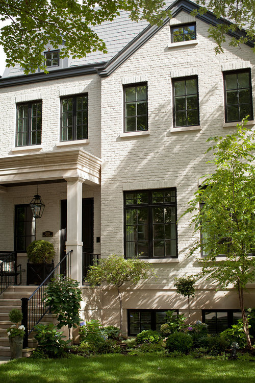 House and the green front yard