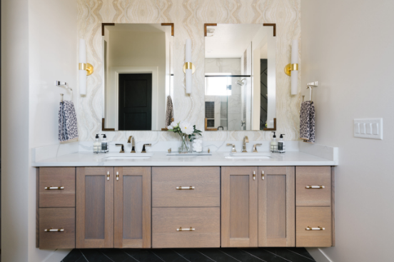 Bathroom with sinks, bathroom cabinet and mirrors