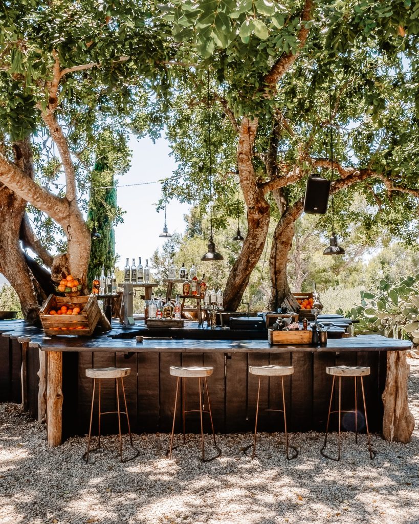 outdoor kitchen in the garden