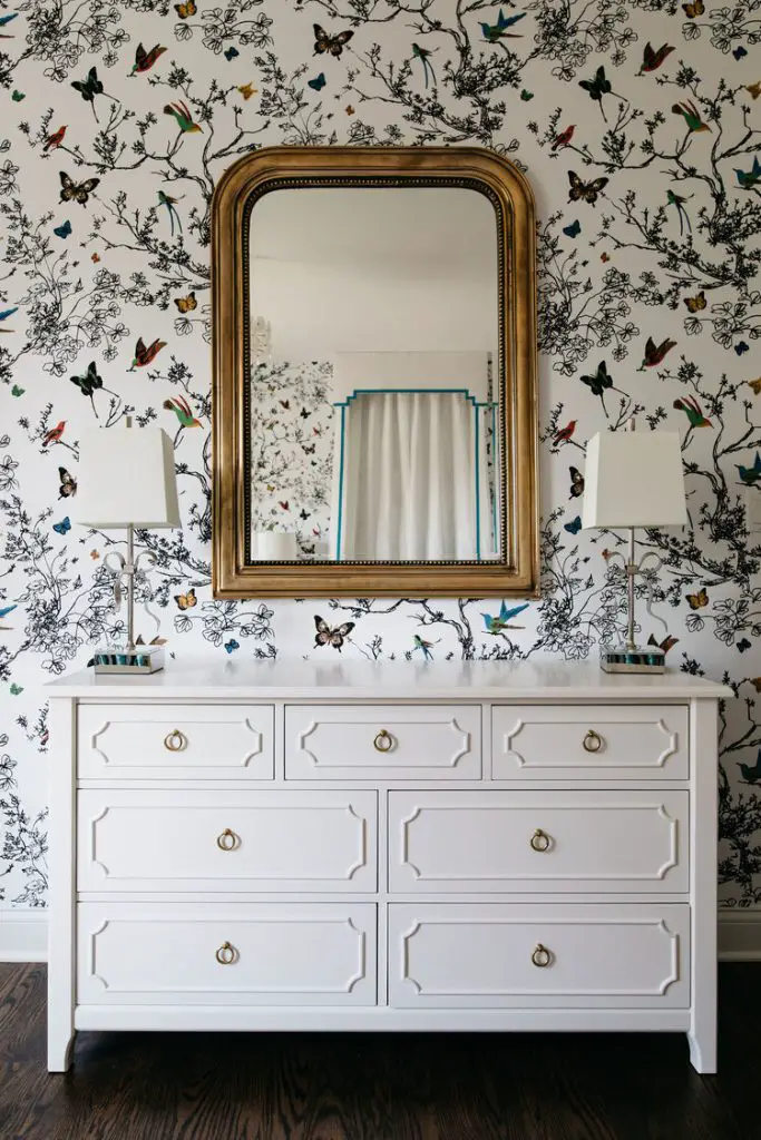 Bedroom cabinet and a mirror