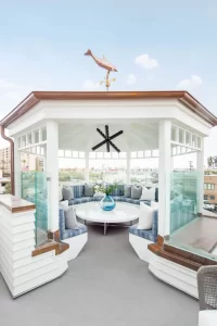 Pergola with round table in center