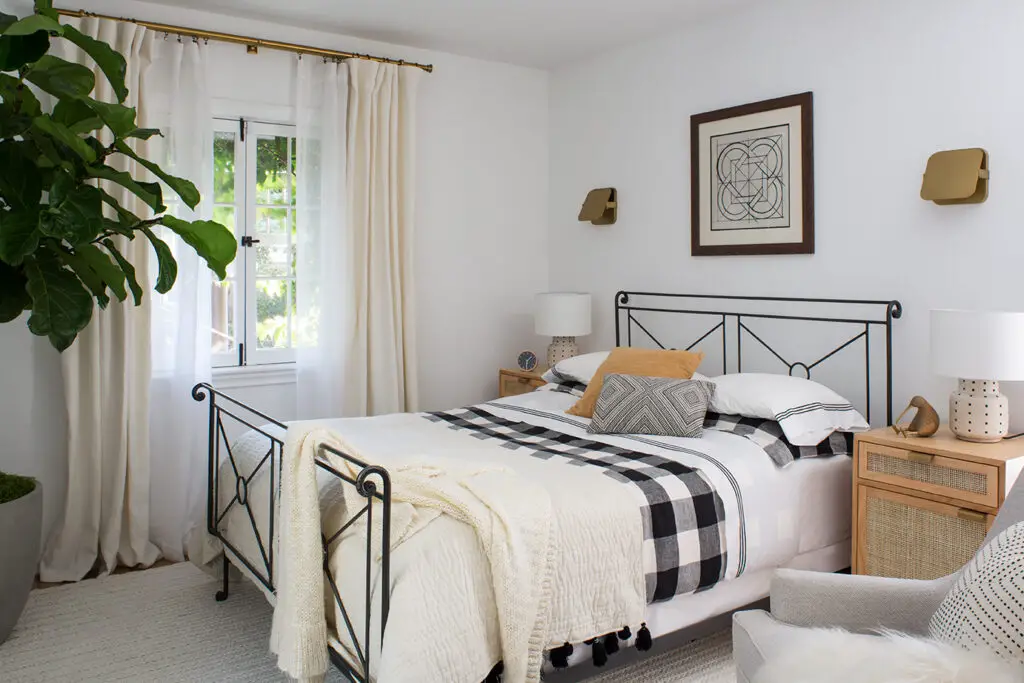 Complete Guide to Guest Room Essentials