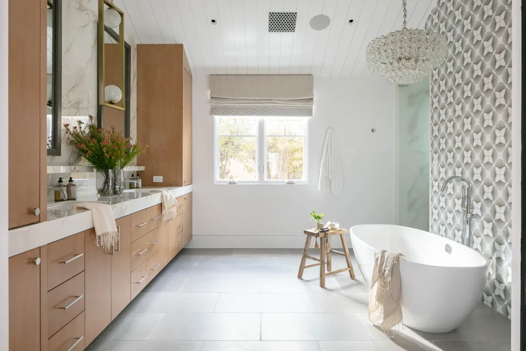 Minimalist designed bathroom with a bit of greenery